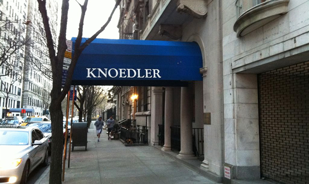 photo of Knoedler awning