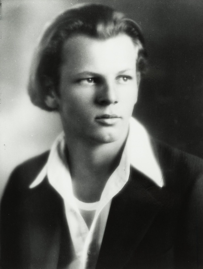 Jackson Pollock - Studio portrait at about age 16 circa 1928