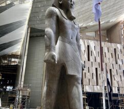 A large statue of an Egyptian pharaoh