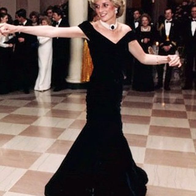 Princess Diana dancing at the White House